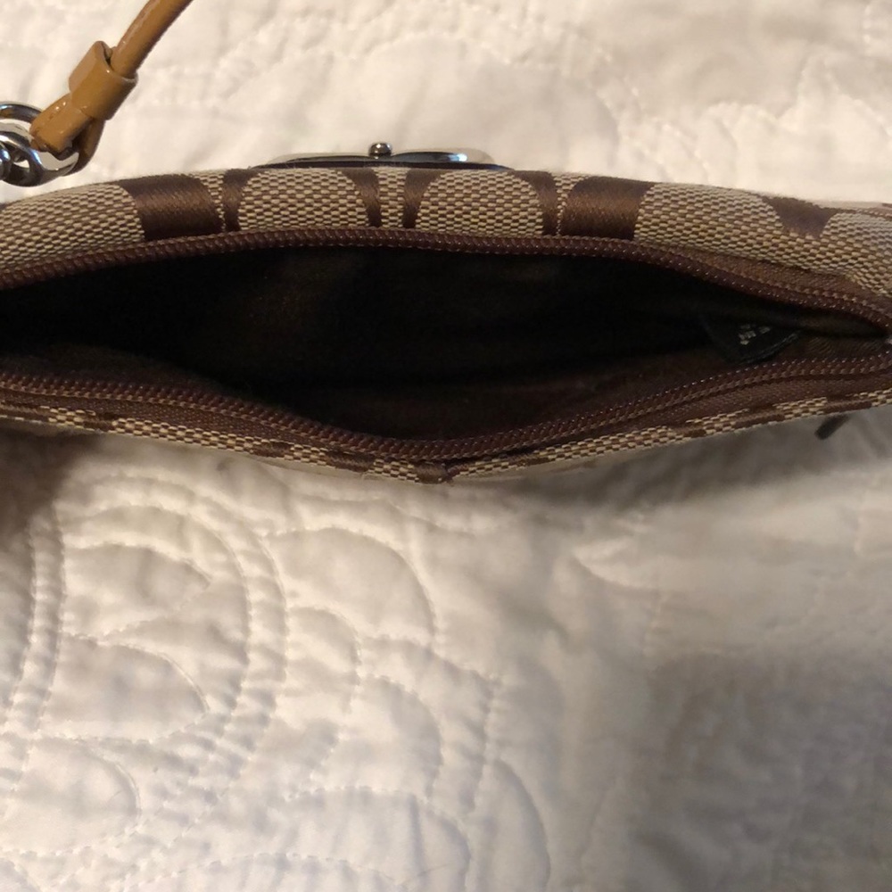 Coach Wristlet - Picture 3 of 4